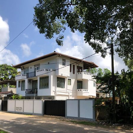 Senarathna Guest House Weligama Buitenkant foto
