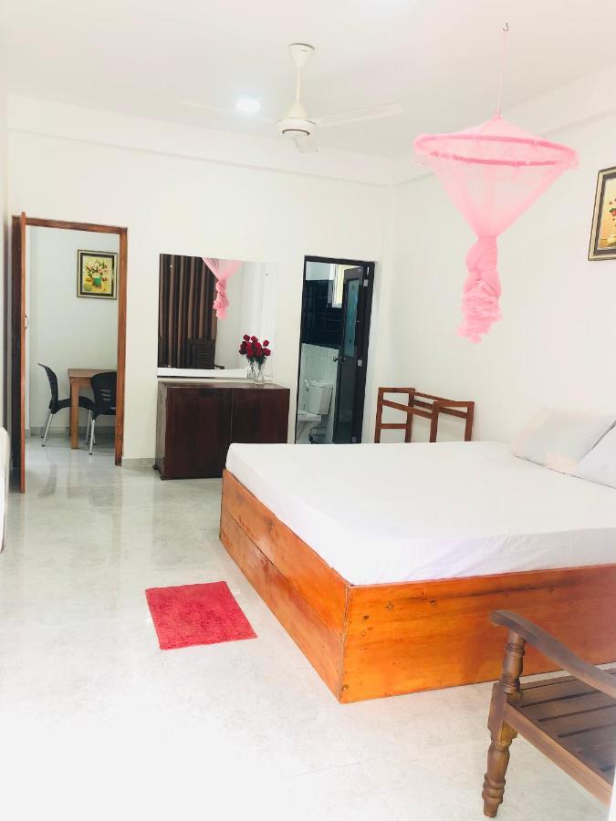 Senarathna Guest House Weligama Buitenkant foto
