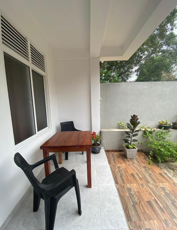 Senarathna Guest House Weligama Buitenkant foto