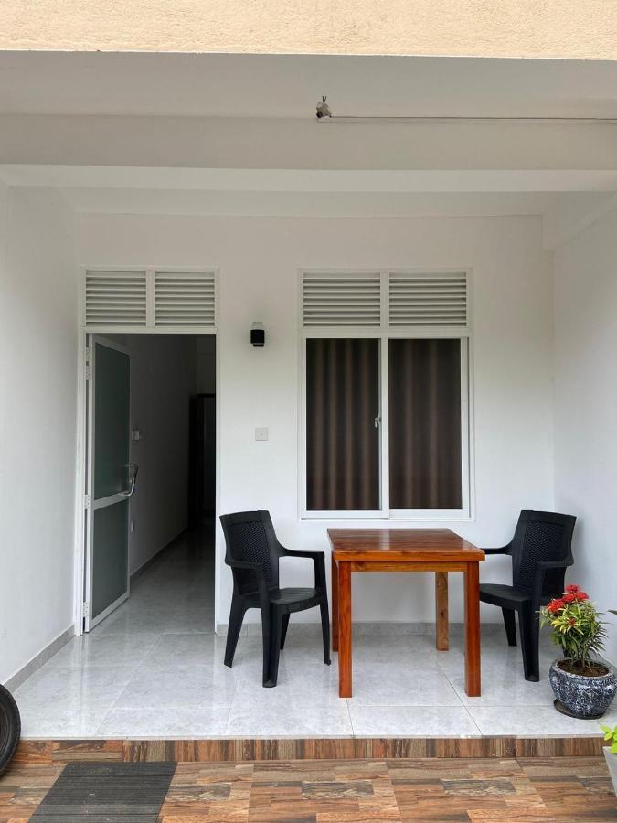 Senarathna Guest House Weligama Buitenkant foto