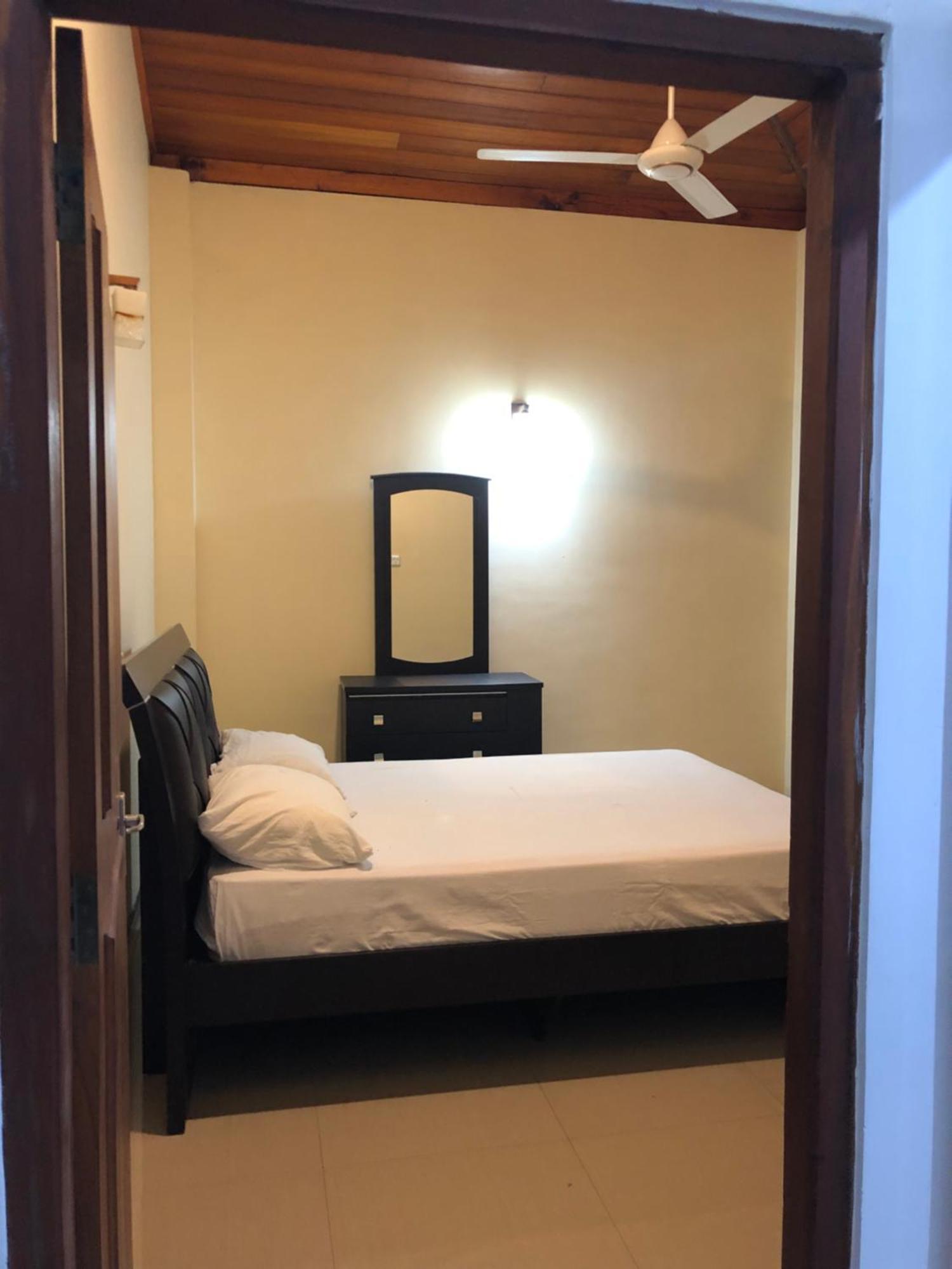 Senarathna Guest House Weligama Buitenkant foto