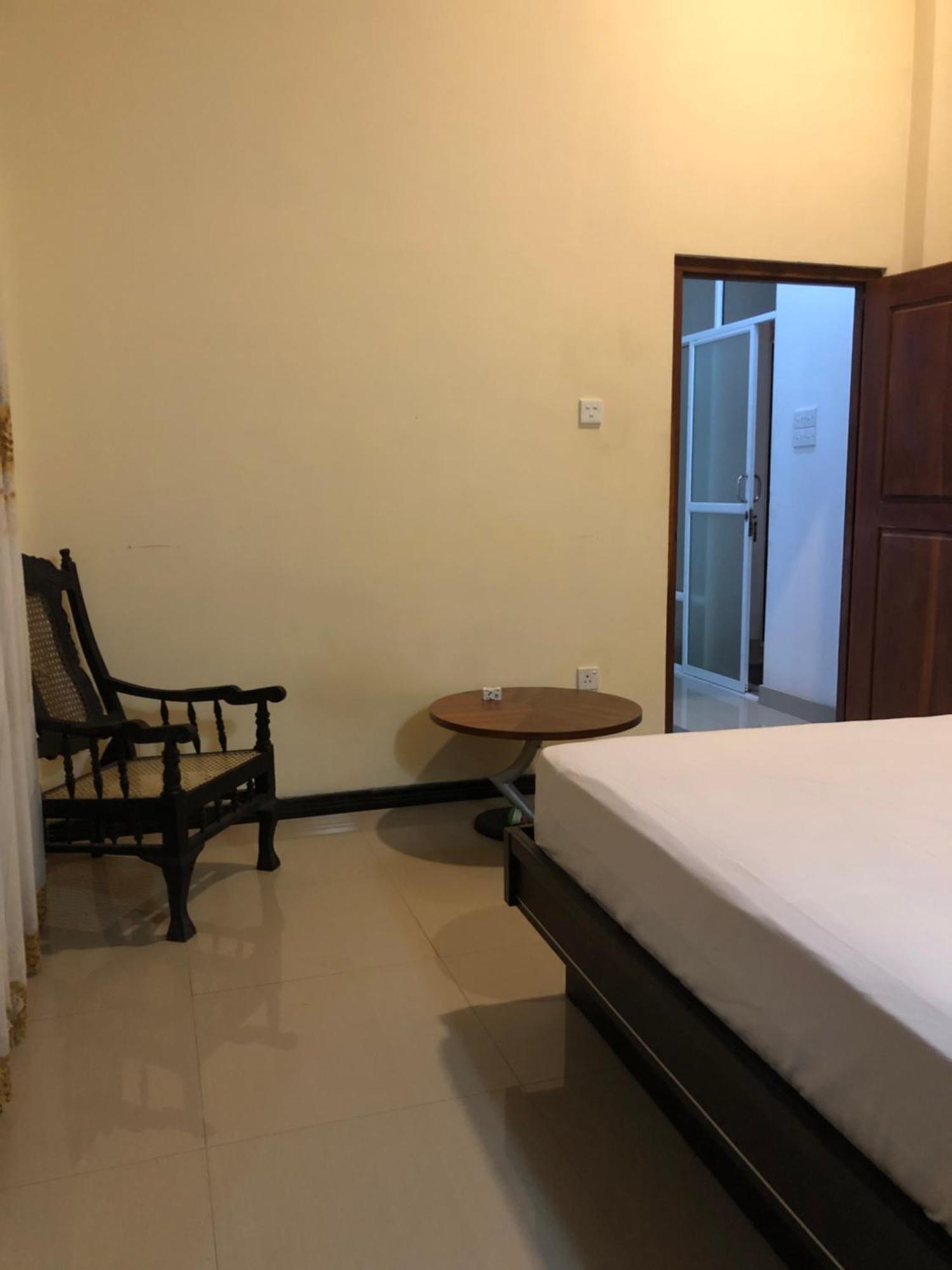 Senarathna Guest House Weligama Buitenkant foto