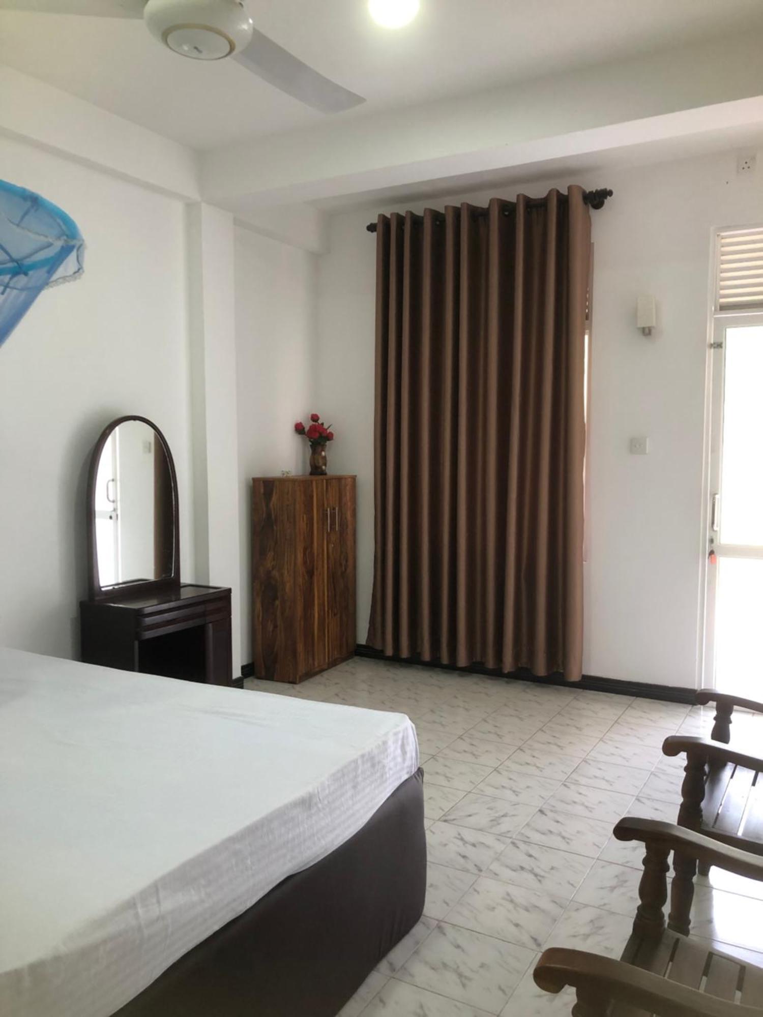 Senarathna Guest House Weligama Buitenkant foto