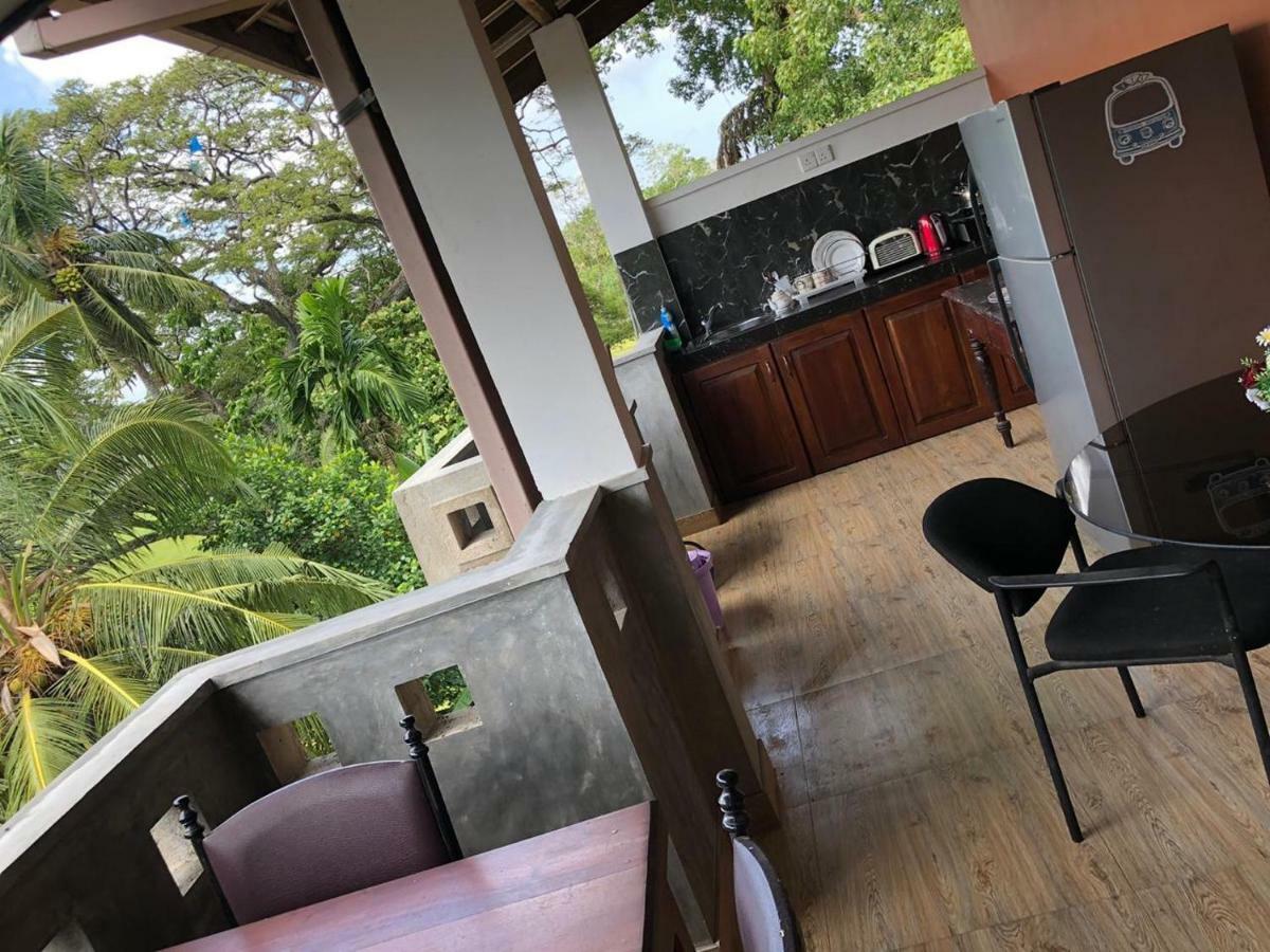 Senarathna Guest House Weligama Buitenkant foto